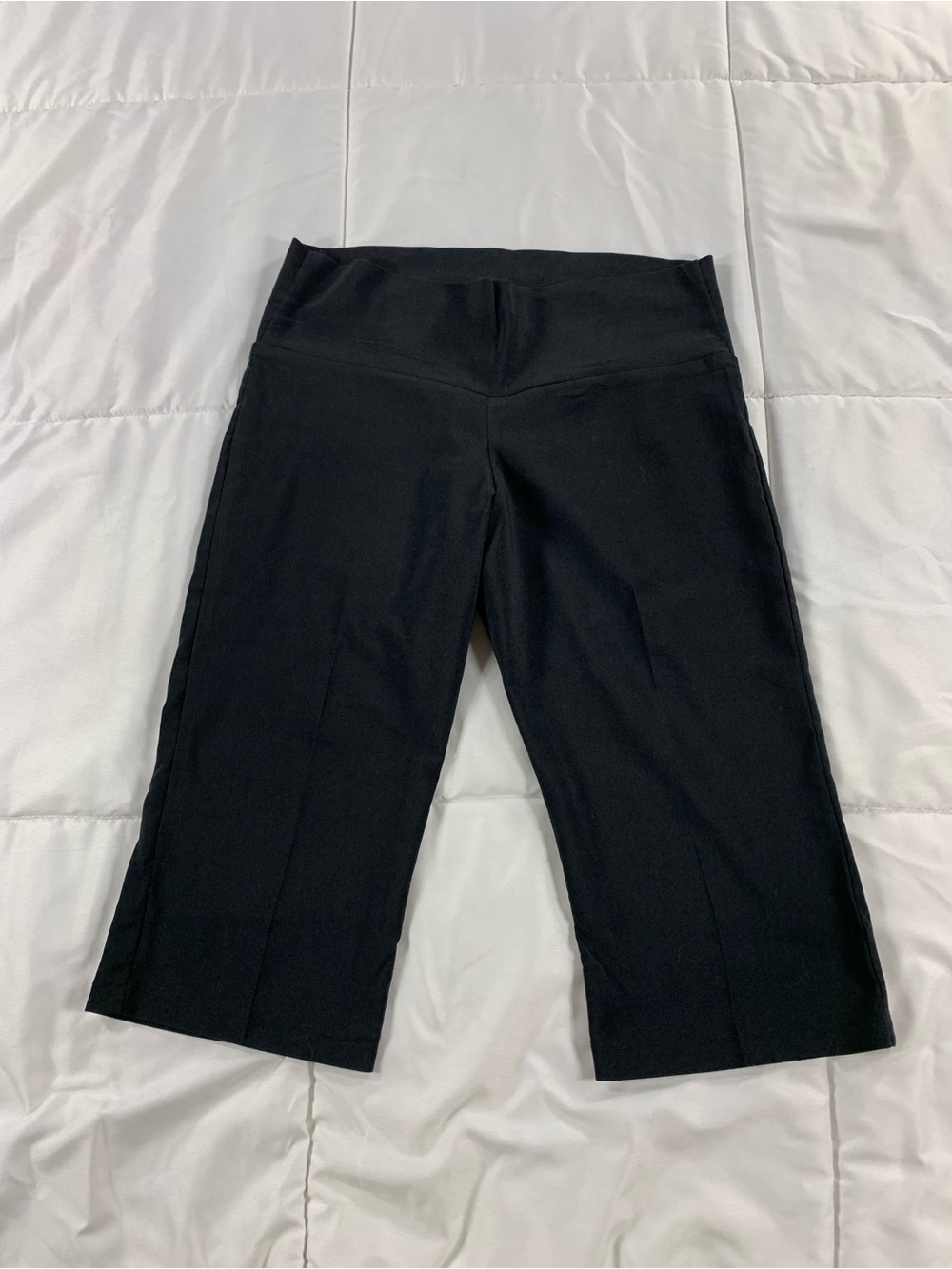 Pre loved DIGITAL CLOTHING capris womens size 9